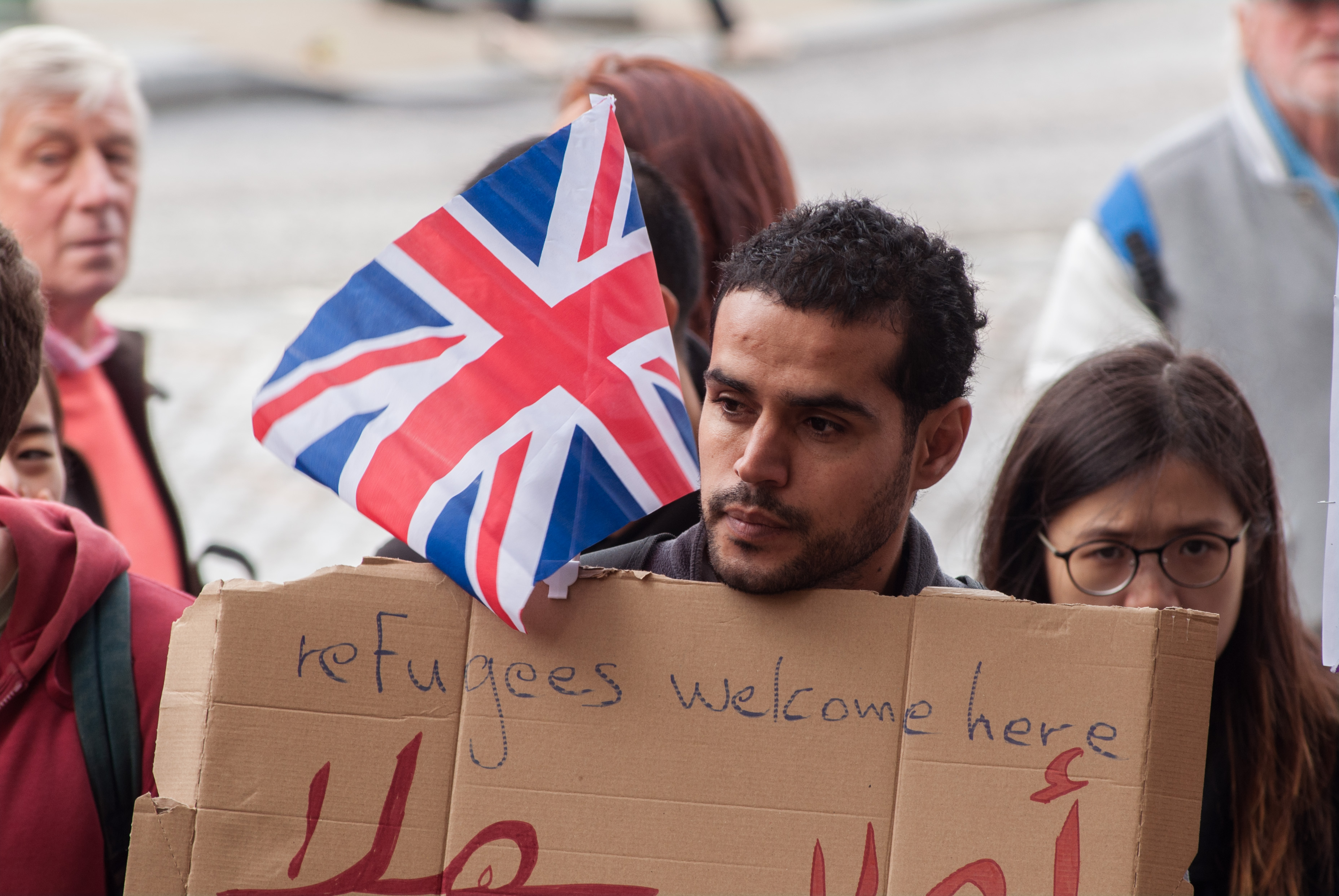 Welcoming refugees in Arabic and English